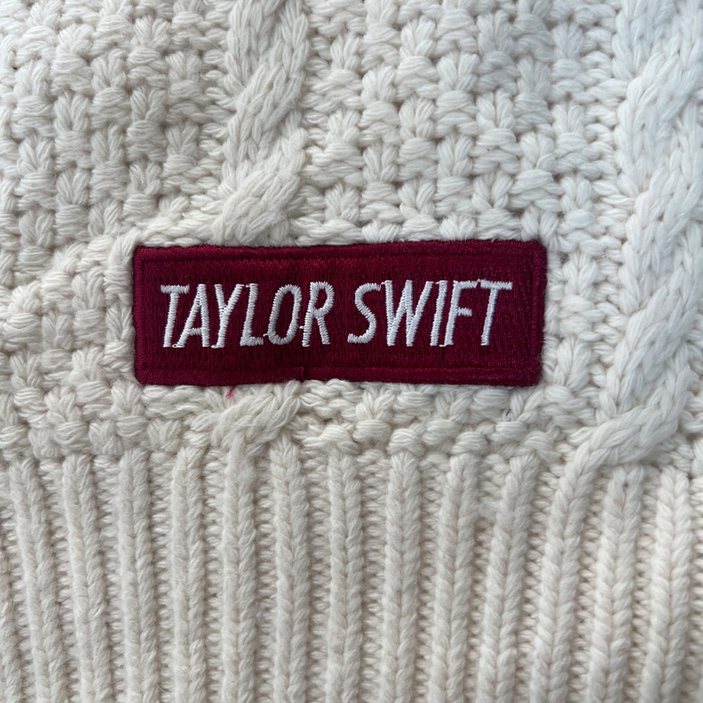 Taylor Swift Cardigan *Red Cardigan* (Taylor’s Version)-NWT - Picture 6 of 7